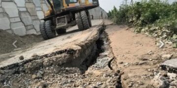 নির্মাণ কাজ শেষ হওয়ার আগেই এশিয়ান হাইওয়ে সড়কে ফাটল যানচলাচল ব্যহত: Tnntv24