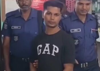 রূপগঞ্জে শিক্ষকের উপর হামলার  ঘটনায় মামলা // ছাত্র গ্রেফতার:Tnntv24