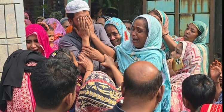 রূপগঞ্জে ট্রাক-অটোরিকশার মুখোমুখি  সংঘর্ষে নিহত দুই, আহত তিন:Tnntv24