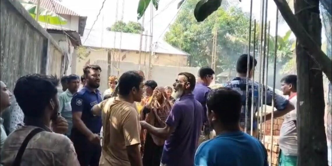 রূপগঞ্জে আদালতের নিষেধাজ্ঞা অমান্য করে অবৈধভাবে স্হাপনা নির্মাণের অভিযোগ:Tnntv24