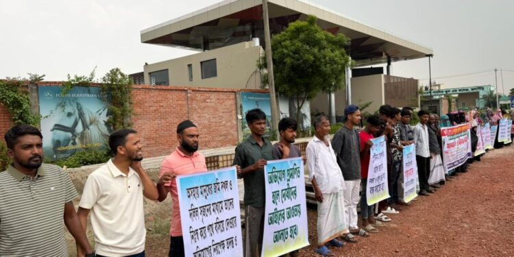 রূপগঞ্জে ফরটিস গ্রুপের বিরুদ্ধে জাল দলিল করে জমি দখলের প্রতিবাদে এলাকাবাসীর মানববন্ধন:Tnntv24