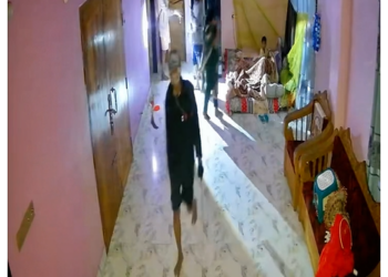 নারায়ণগঞ্জের আড়াইহাজারে মাছ ব্যবসায়ীর বা‌ড়ি‌তে দুর্ধর্ষ ডাকাতি, নগদ টাকা ও স্বর্ণালঙ্কার লুট, আহত ১। Nafiz Ashraf.Tnntv24
