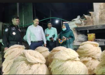 নারায়ণগঞ্জে অনুমোদনহীন ও অস্বাস্থ্যকর পরিবেশে সেমাই উৎপাদনের অভিযোগে ১লাখ টাকা জরিমানা।Tnntv24