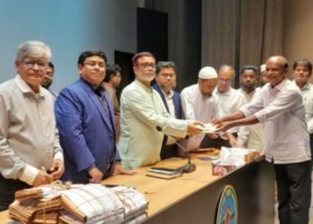 প্রধানমন্ত্রীর ঈদ বিশেষ অনুদান পেলো নারায়ণগঞ্জের পরিচ্ছন্নতাকর্মীরা। Tnntv24