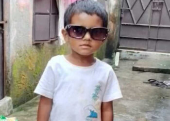 ফতুল্লায় পাইলিং মেশিনের পাইপ ভেঙে পড়ে শিশুর মৃত্যু । Tnntv24