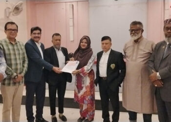 রেডক্রিসেন্টে নবী-টিপু প্যানেল ফিল্ড অফিসার মাহমুদার কাছে জমা। Tnntv24